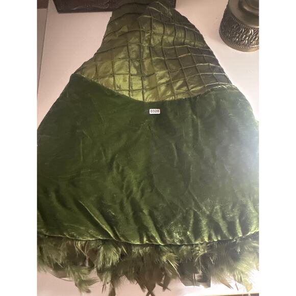 56" Luxury Velvet Silk Like Feathers Christmas Tree Skirt green Advance Concept - Picture 14 of 15